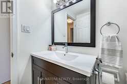 2097 MARINE DRIVE | Oakville Ontario | Slide Image Thirty-one
