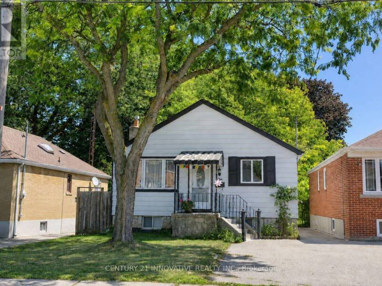 101 HEALE AVENUE, Toronto, Ontario M1N 3X9
