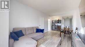 PH4 - 9 CHALMERS ROAD | Richmond Hill Ontario | Slide Image Nine