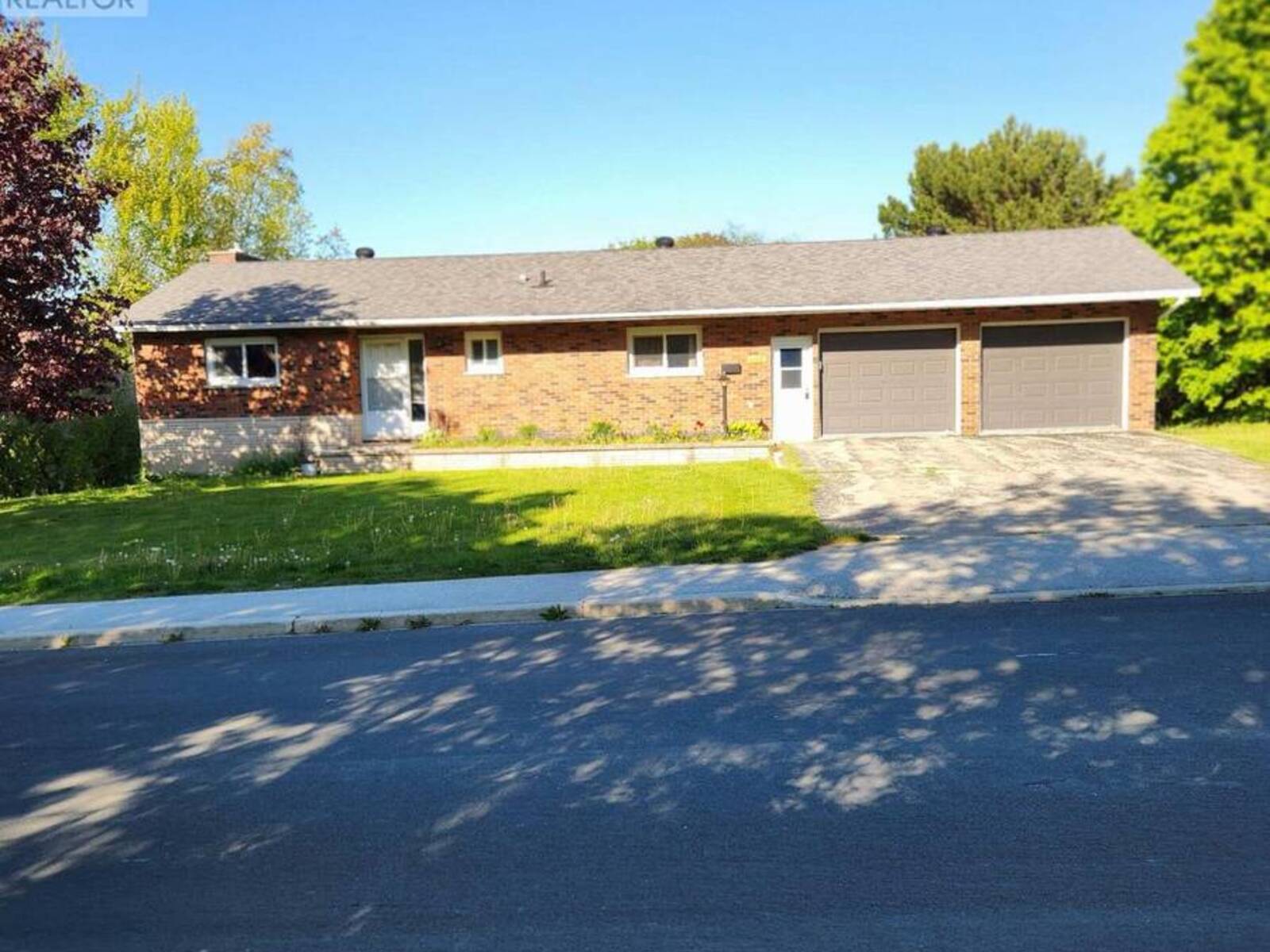 1 HELEN STREET, Lion's Head, Ontario N0H 1W0