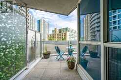 402 - 218 QUEENS QUAY W | Toronto Ontario | Slide Image Twenty-three