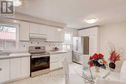 274 TAYLOR MILLS DRIVE N | Richmond Hill Ontario | Slide Image Six