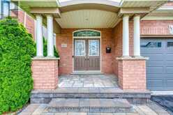 4831 COLUMBUS DRIVE | Burlington Ontario | Slide Image Four