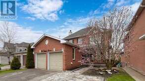 100 DAWLISH AVENUE | Aurora Ontario | Slide Image Three