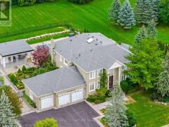 22 DI NARDO COURT King Ontario, L7B 1M2