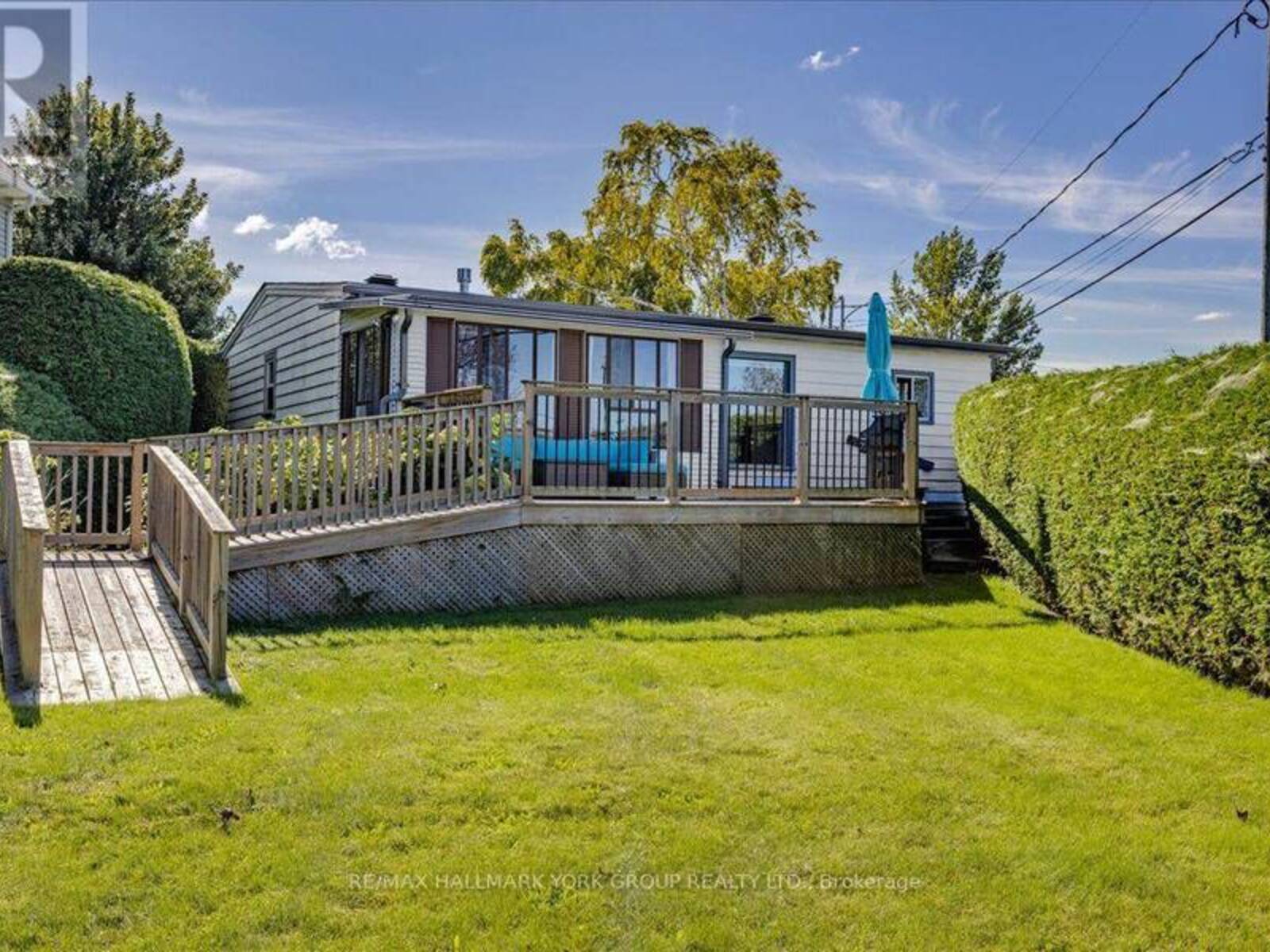 525 LAKE DRIVE E, Georgina, Ontario L0E 1S0