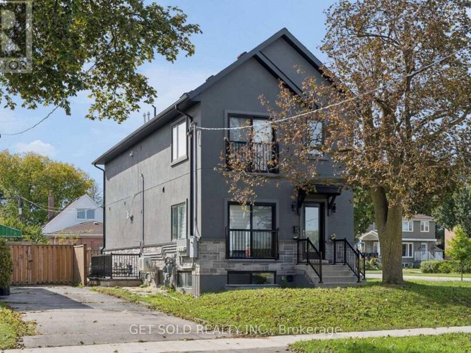 15 BURRARD ROAD, Toronto, Ontario M9W 3T1