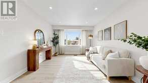 297 TOLL GATE BOULEVARD | Waterloo Ontario | Slide Image Three