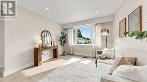 297 TOLL GATE BOULEVARD | Waterloo Ontario | Slide Image Four
