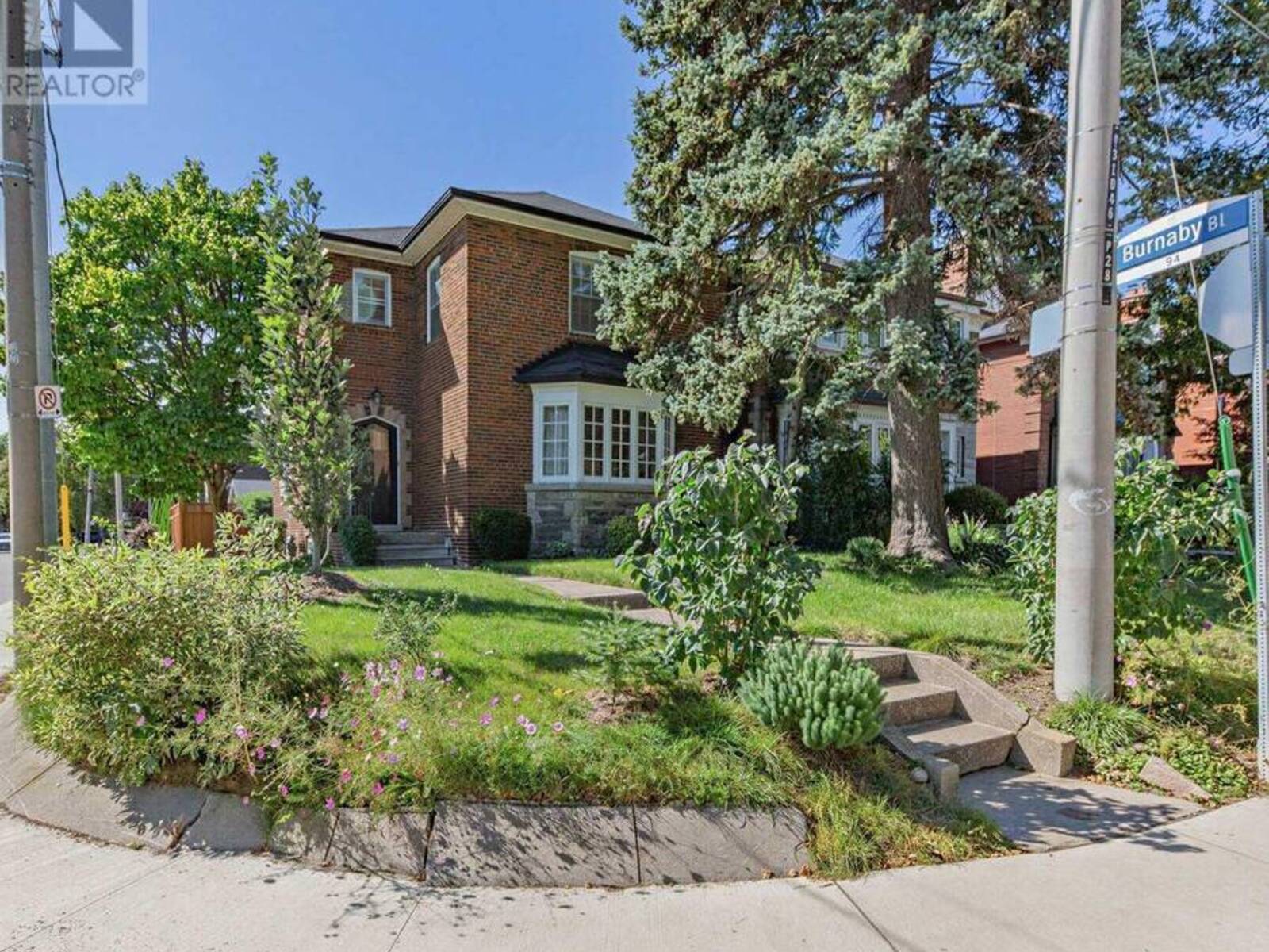 28 CASTLE KNOCK ROAD, Toronto, Ontario M5N 2J4