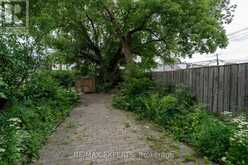 382 BATHURST STREET | Toronto Ontario | Slide Image Thirty-three