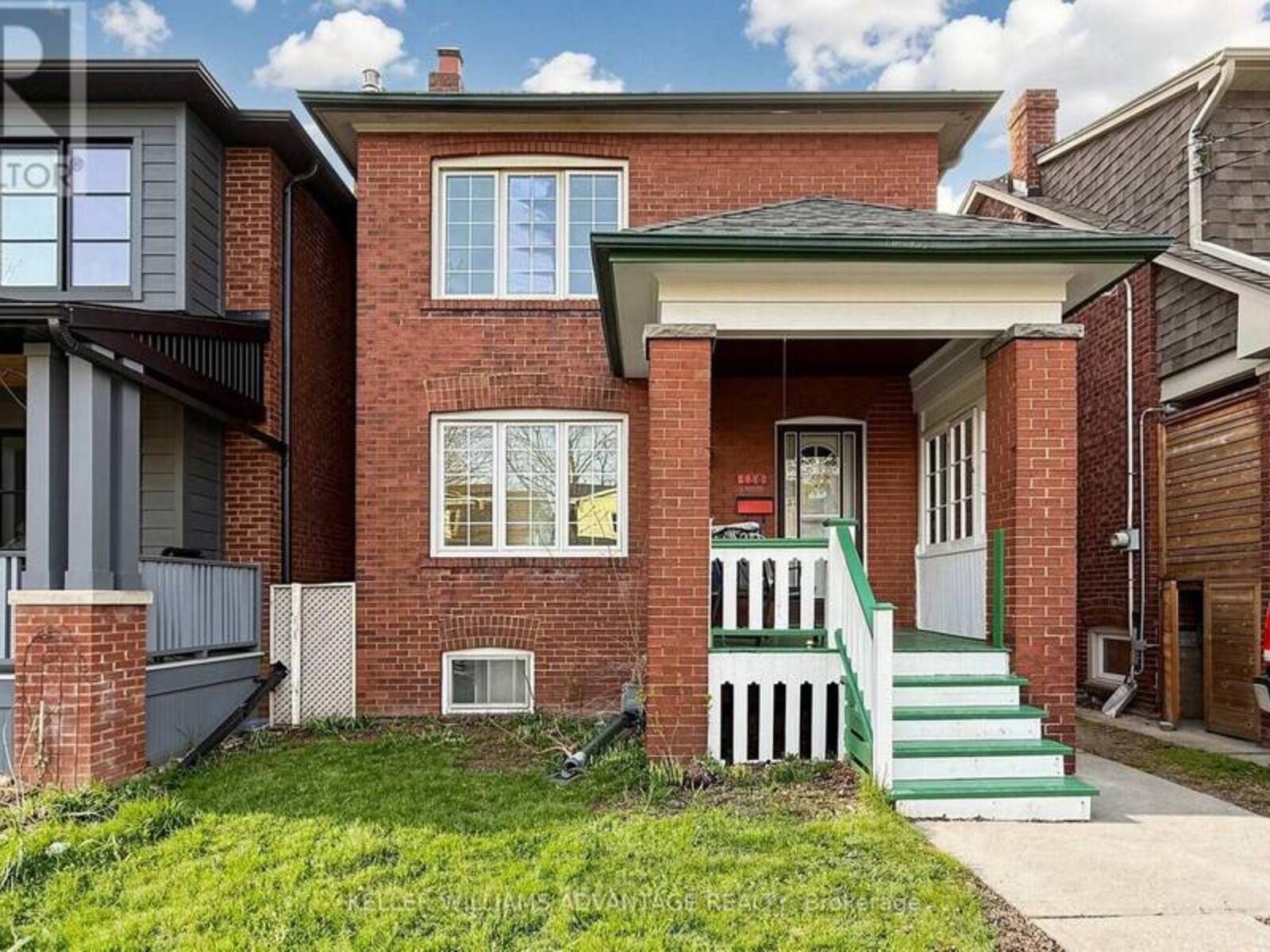 130 ELMER AVENUE, Toronto, Ontario M4L 3R8