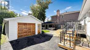 35 SOUTHLAWN DRIVE | Toronto Ontario | Slide Image Thirty-one