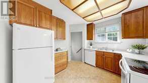 35 SOUTHLAWN DRIVE | Toronto Ontario | Slide Image Eight