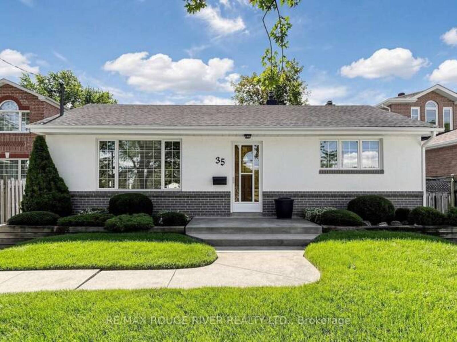 35 SOUTHLAWN DRIVE, Toronto, Ontario M1S 1H9