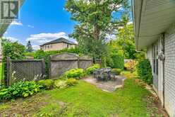 22 POPLAR DRIVE | Richmond Hill Ontario | Slide Image Three