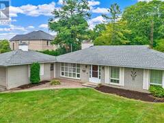 22 POPLAR DRIVE Richmond Hill Ontario, L4E 2X6