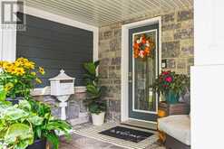 581 HOLLY HILL CRESCENT | Burlington Ontario | Slide Image Three