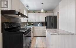 25 ALLENBY AVENUE | Toronto Ontario | Slide Image Eleven