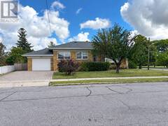 33 LEWISTON ROAD Toronto Ontario, M1P 1X8