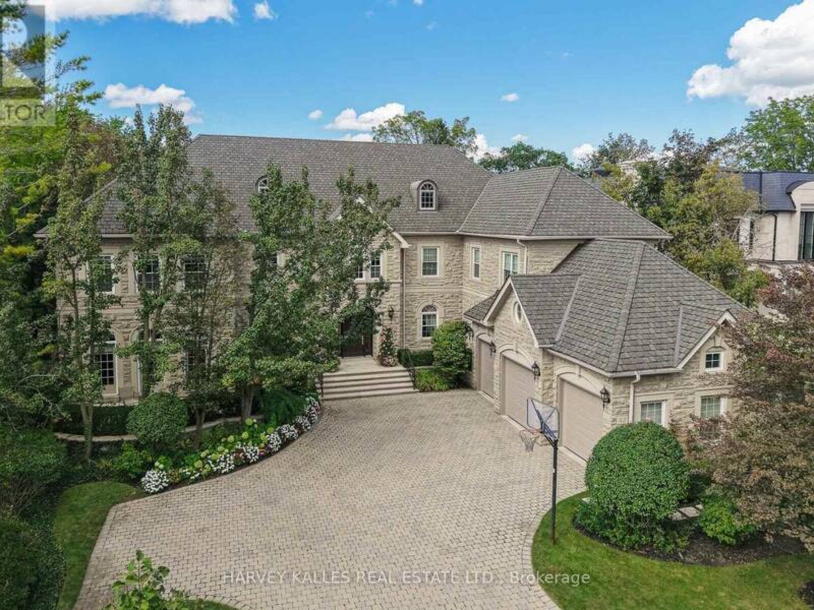 43 THORNBANK ROAD, Vaughan, Ontario L4J 2A1