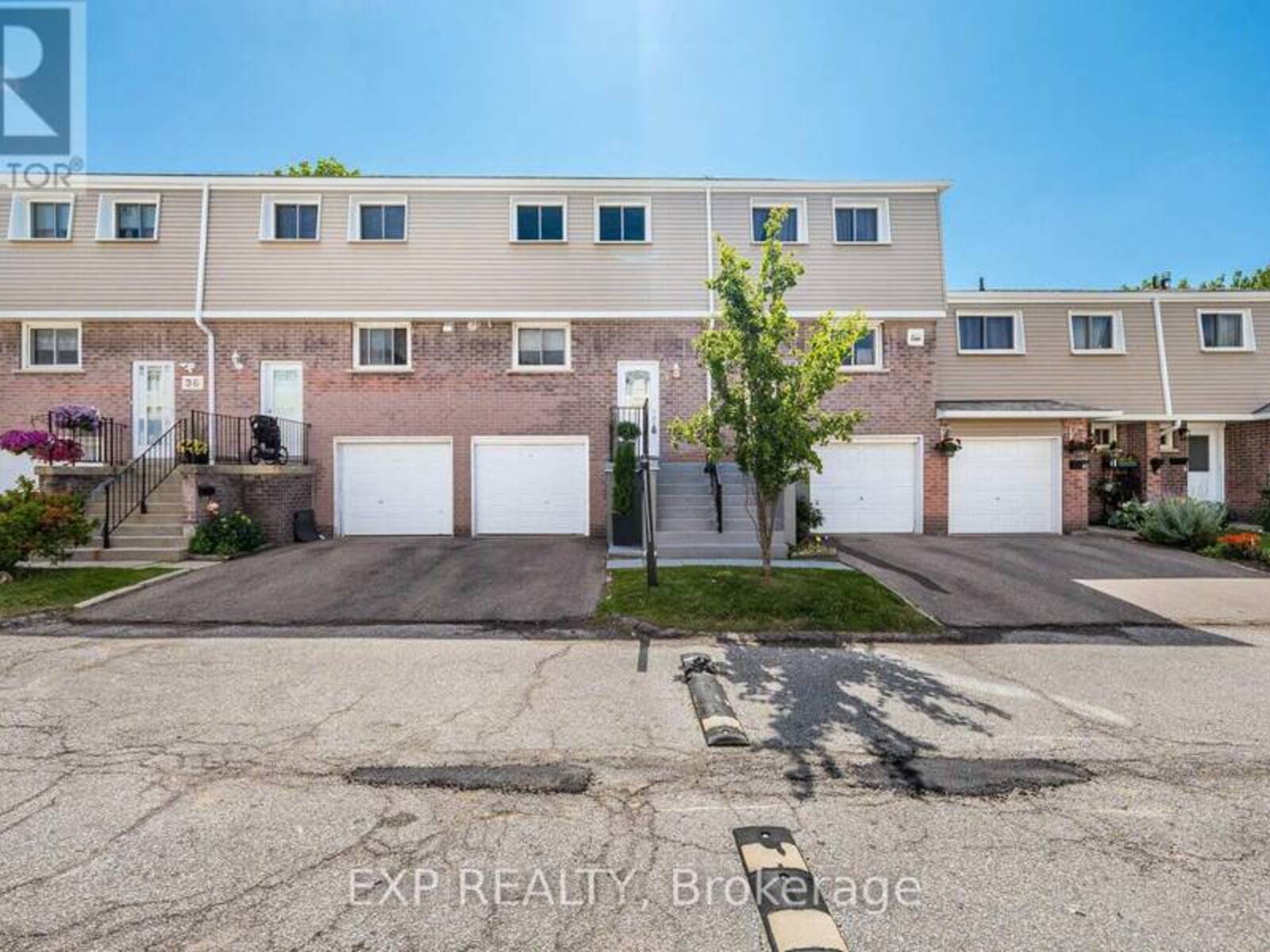 38 - 400 MISSISSAUGA VALLEY BOULEVARD, Mississauga, Ontario L5A 3N6