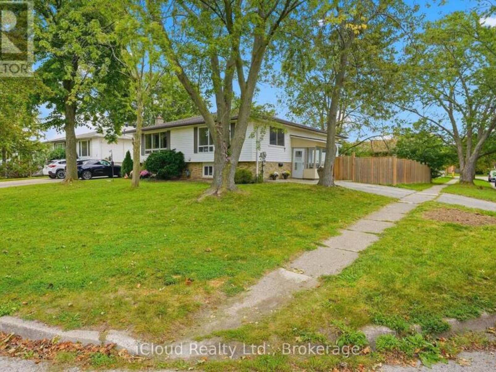 3 MANLEY CRESCENT, Thorold, Ontario L2V 4K2