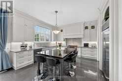 33 STOLLERY POND CRESCENT | Markham Ontario | Slide Image Eleven