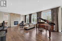 33 STOLLERY POND CRESCENT | Markham Ontario | Slide Image Sixteen