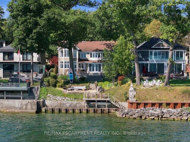 54 CUMBERLAND DRIVE Mississauga Ontario, L5G 3M8 - 4 Bedrooms Waterfront Home For sale