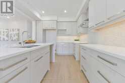 518 MARKAY COMMON | Burlington Ontario | Slide Image Twelve