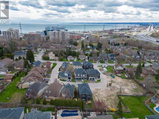 510 MARKAY COMMON Burlington Ontario, L7S 0A6 - 4 Bedrooms Home For Sale