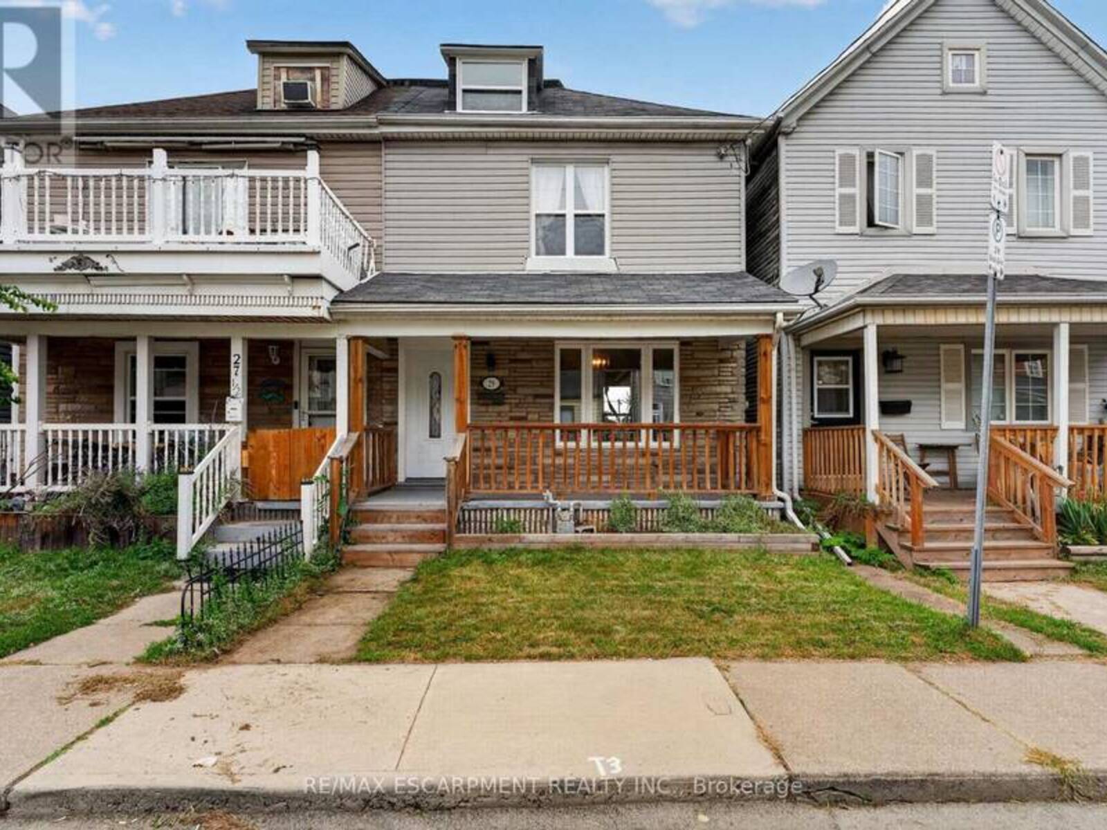 29 SHAW STREET, Hamilton, Ontario L8L 3P2