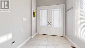 153 ROMANELLI CRESCENT | Bradford West Gwillimbury Ontario | Slide Image Four