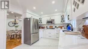 303 HICKORY CIRCLE | Oakville Ontario | Slide Image Thirteen