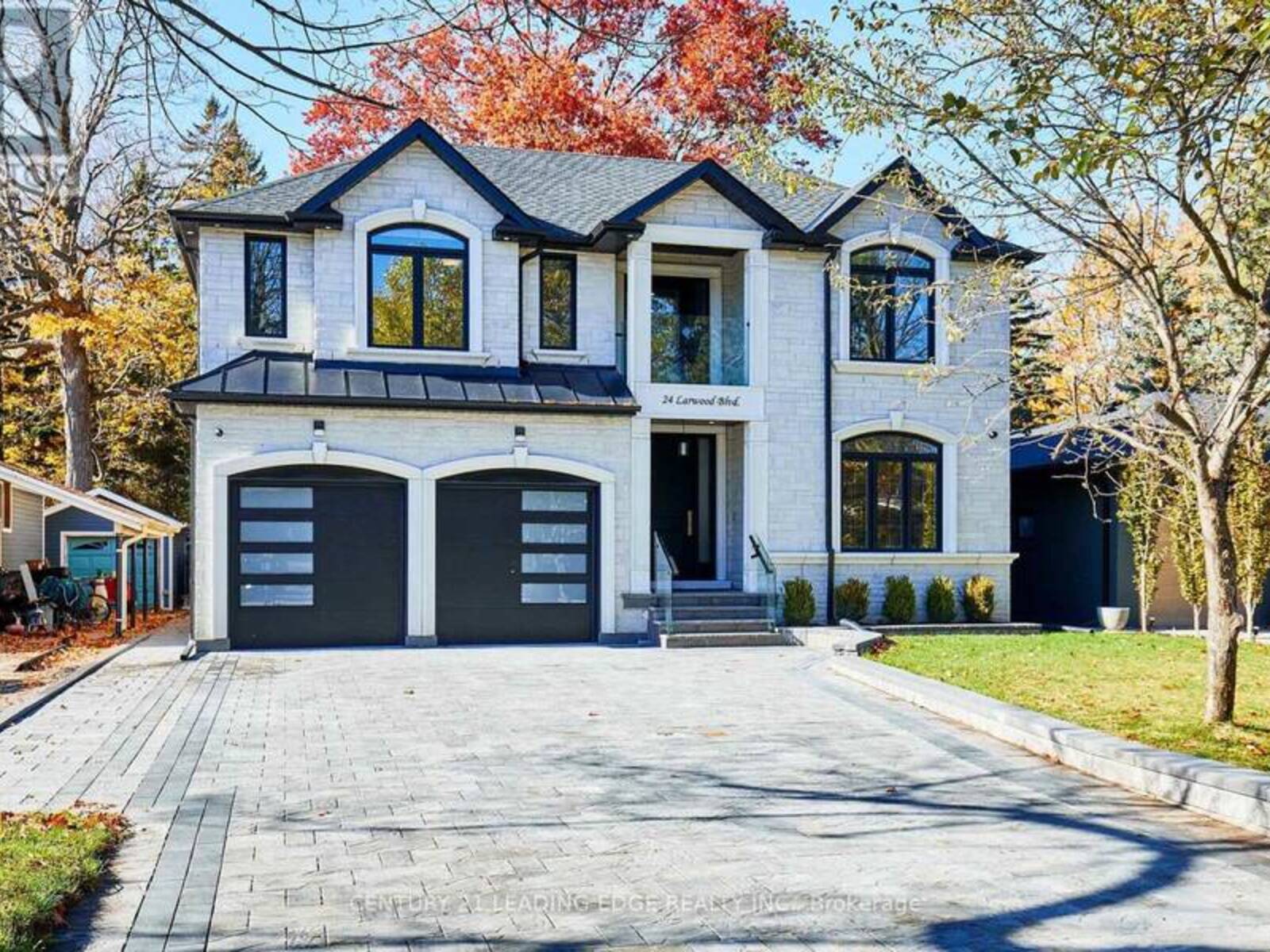 24 LARWOOD BOULEVARD, Toronto, Ontario M1M 2M5
