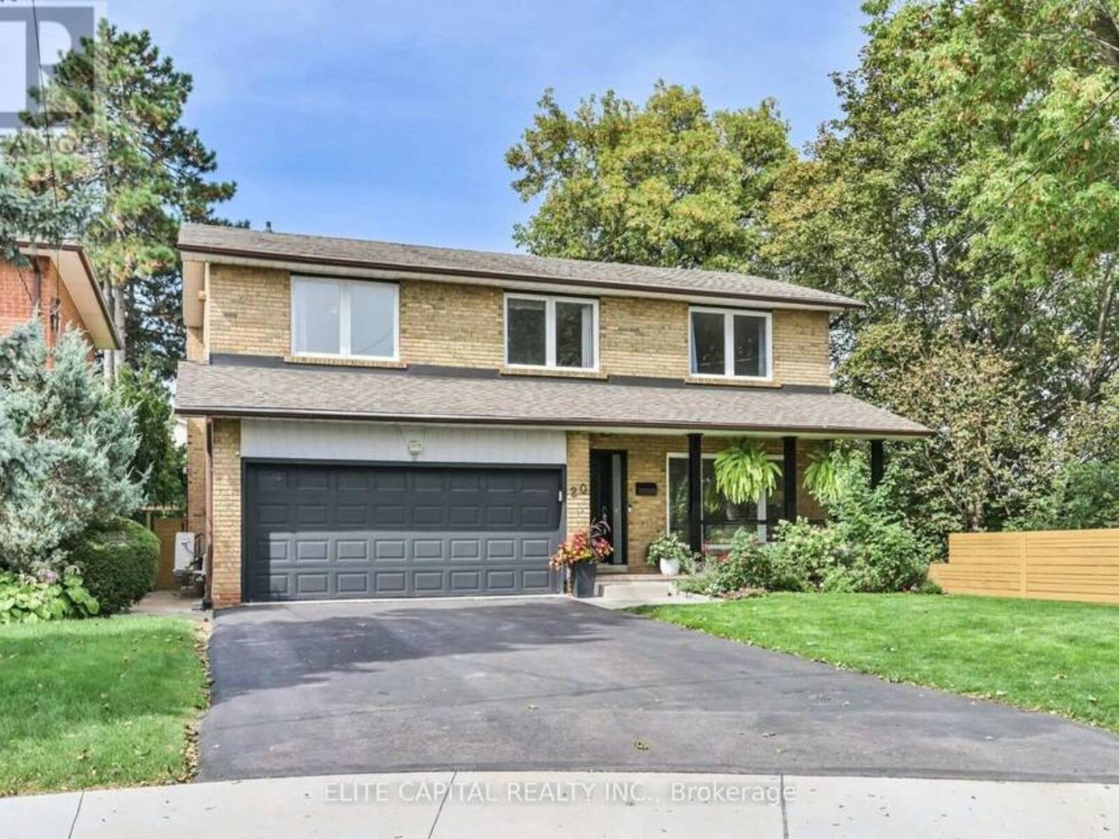 20 RAYMORE DRIVE, Toronto, Ontario M9P 1W5