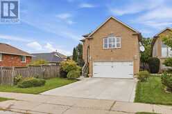 11 REDTAIL CRESCENT | Hamilton Ontario | Slide Image Two