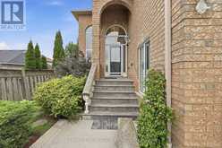 11 REDTAIL CRESCENT | Hamilton Ontario | Slide Image Three