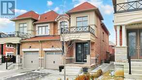 642 SWEETWATER CRESCENT | Newmarket Ontario | Slide Image Four