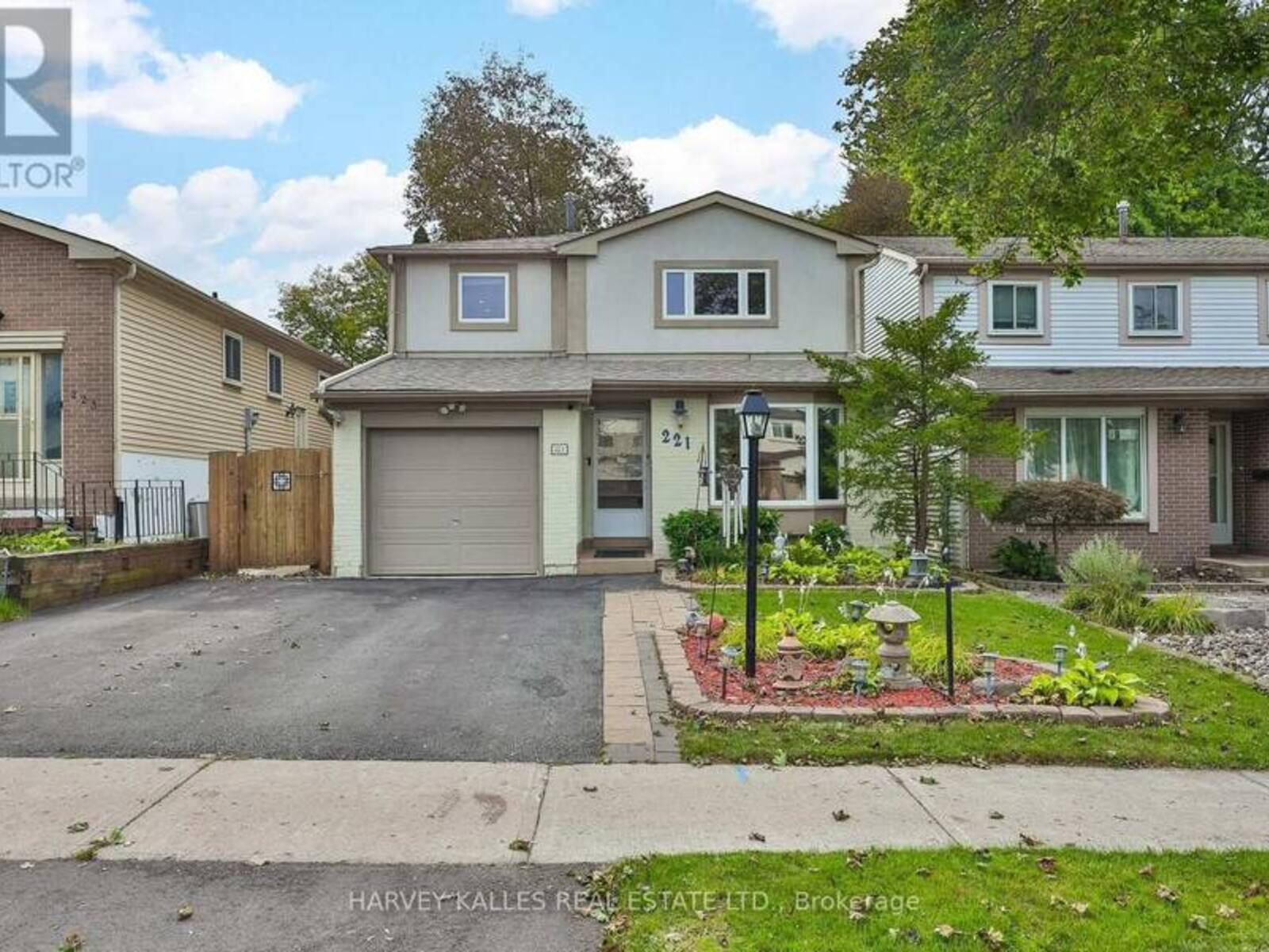 221 SNOWSHOE CRESCENT, Markham, Ontario L3T 4N2