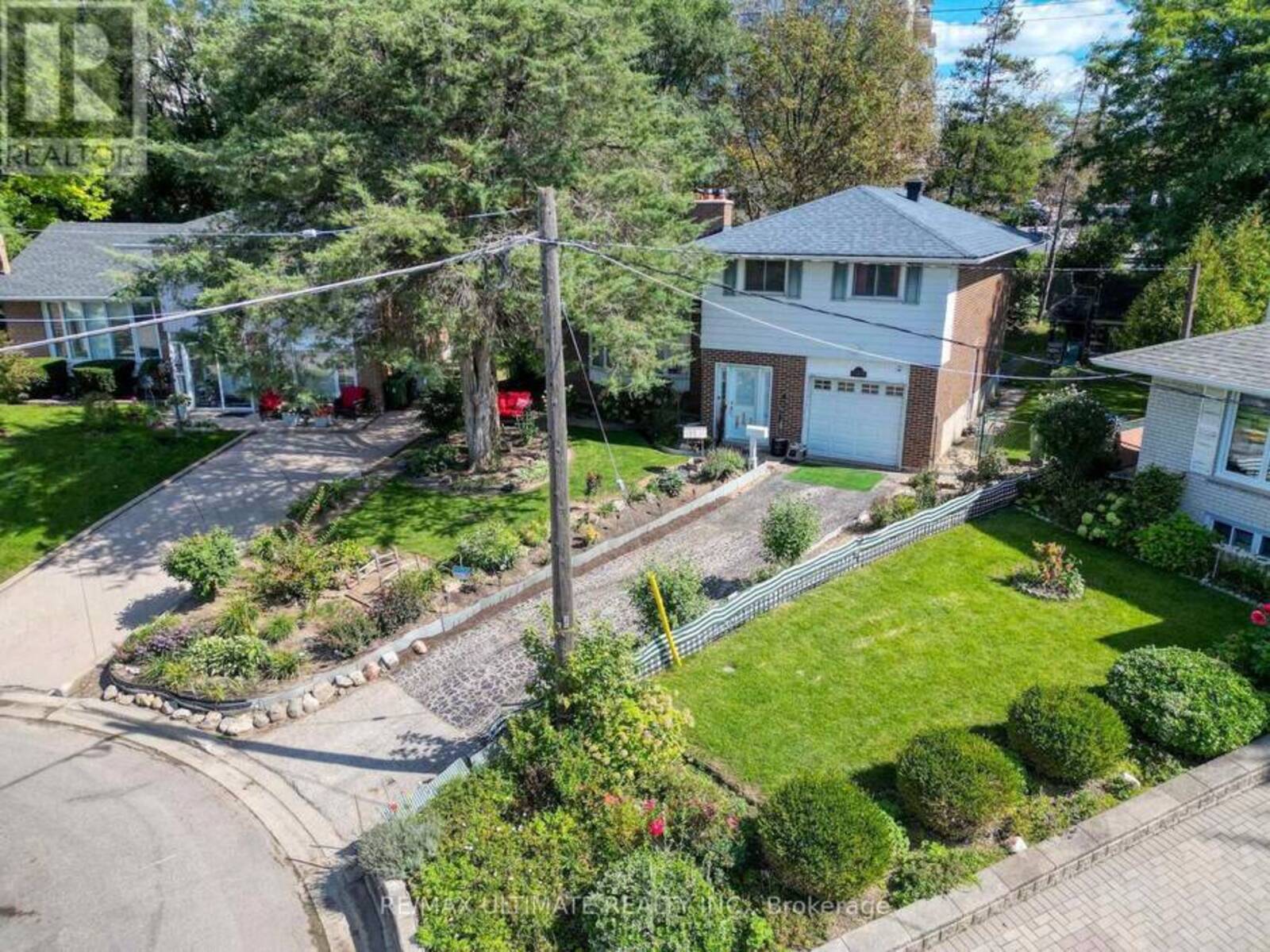 12 PETAL COURT, Toronto, Ontario M4A 1V8