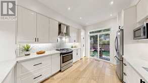 82 CAROLINE AVENUE | Toronto Ontario | Slide Image Nine