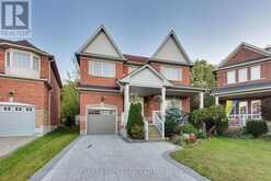 20 TRISH DRIVE | Richmond Hill Ontario | Slide Image Three