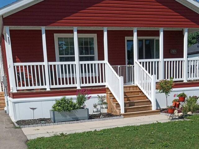 207 SPRUCE STREET Hanover Ontario, N4N 0C4 - 2 Bedrooms Home For Sale