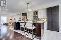 32 MCGURRAN LANE | Richmond Hill Ontario | Slide Image Eighteen