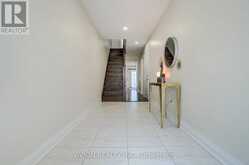 32 MCGURRAN LANE | Richmond Hill Ontario | Slide Image Seven