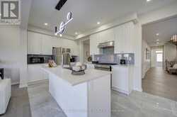 126 HARTNEY DRIVE | Richmond Hill Ontario | Slide Image Eleven