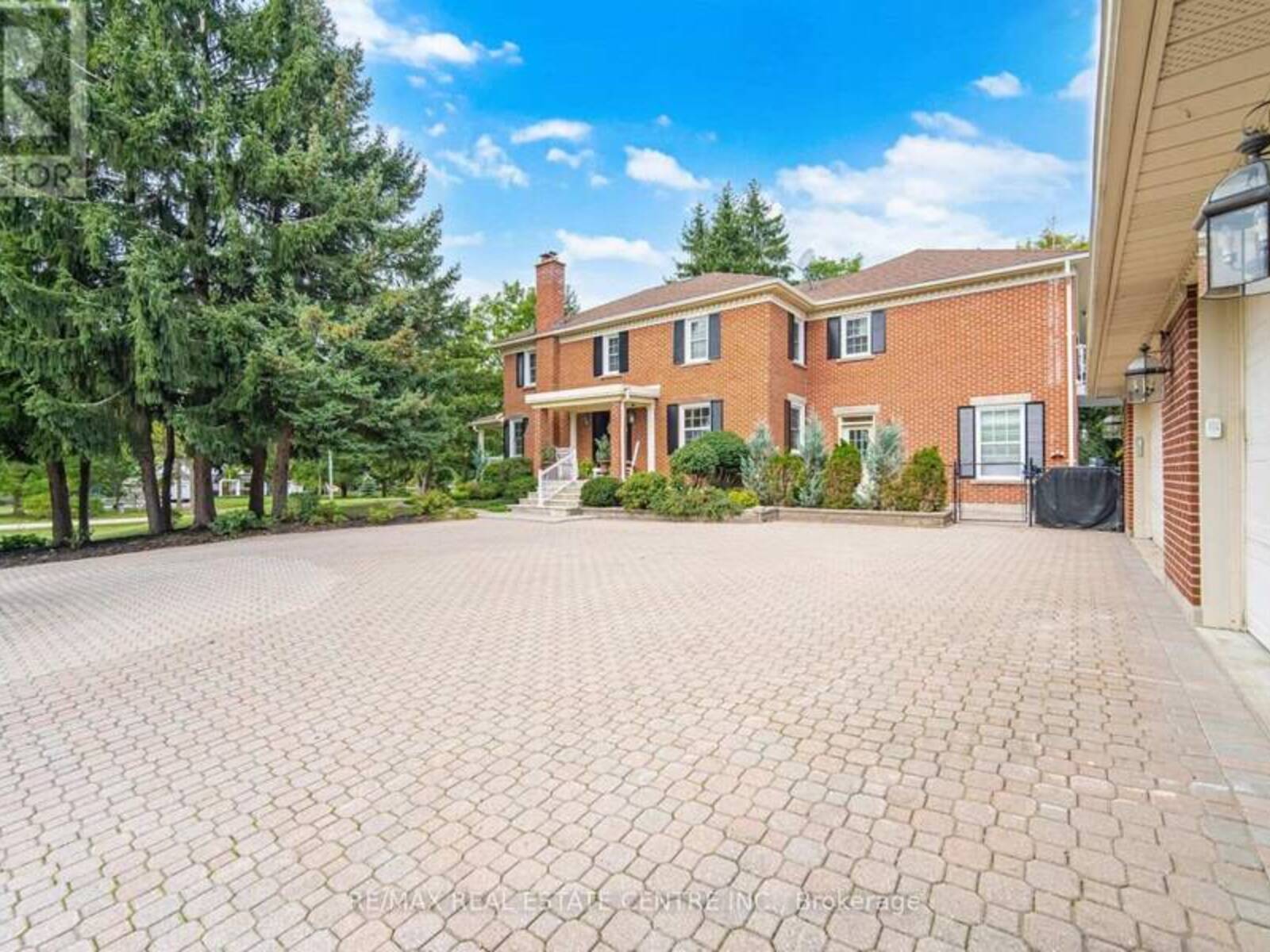 10245 OLD PINE CREST ROAD, Brampton, Ontario L0P 1K0