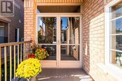 48 NANTUCKET DRIVE | Richmond Hill Ontario | Slide Image Four